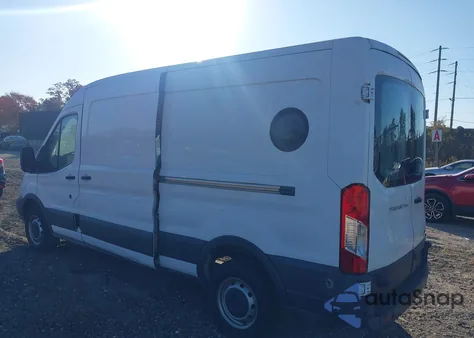2017 Ford Transit-250 z USA, uszkodzony, nr VIN 1FTYR2DM3HKA95624